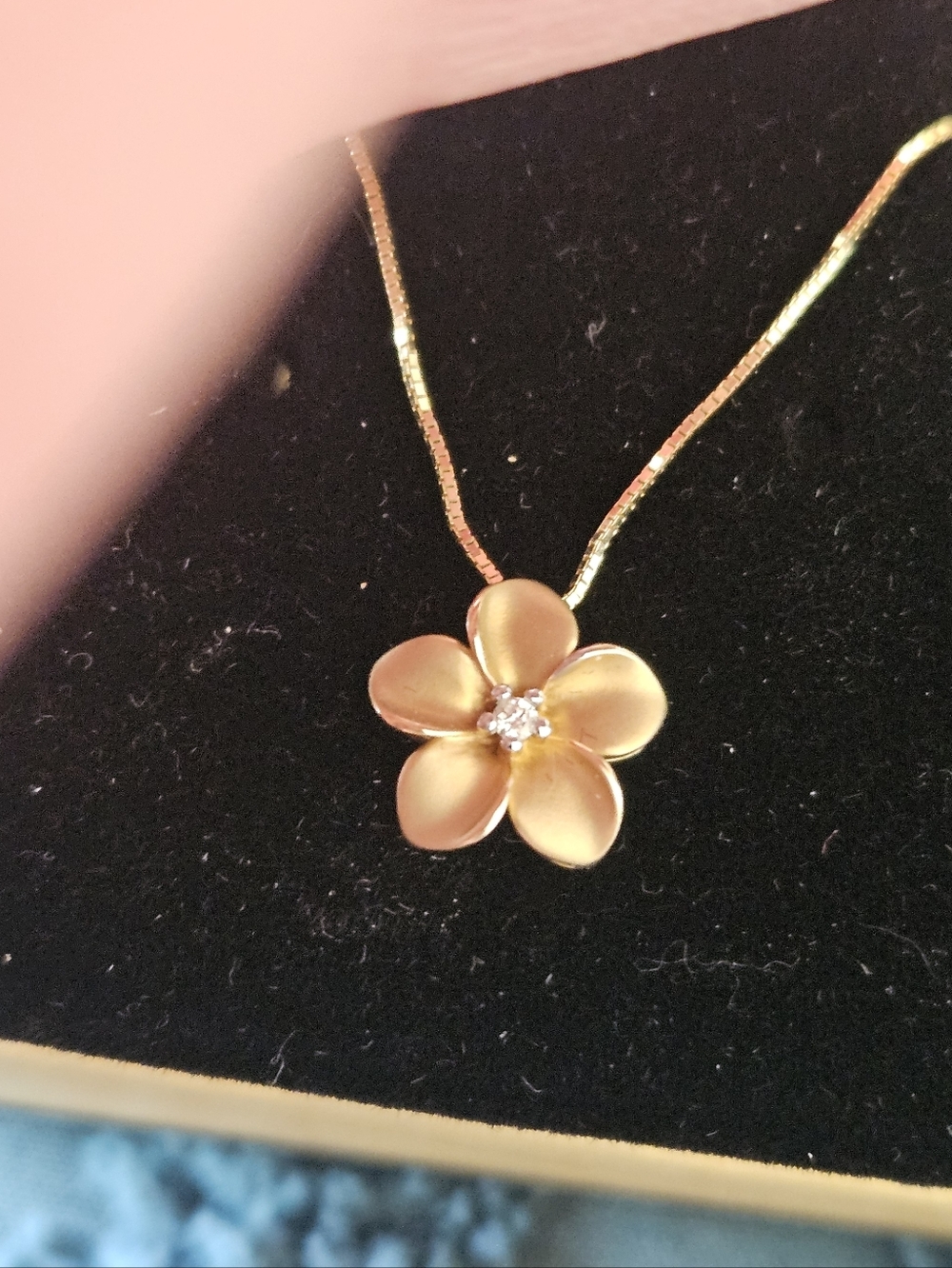 BNIB Maui Divers Jewelry Gold Plumeria Necklace with Diamond